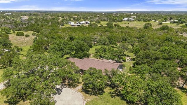 325 Cedar Ridge, Kerrville, TX 78028