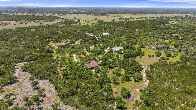 325 Cedar Ridge, Kerrville, TX 78028