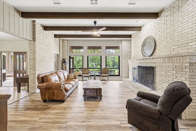 325 Cedar Ridge, Kerrville, TX 78028
