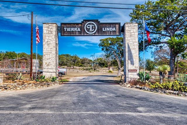 325 Cedar Ridge, Kerrville, TX 78028