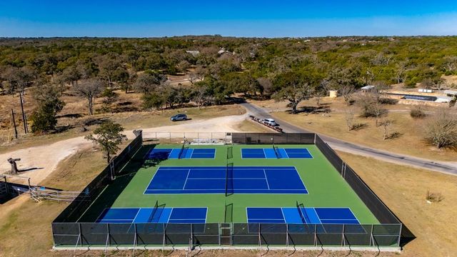 325 Cedar Ridge, Kerrville, TX 78028