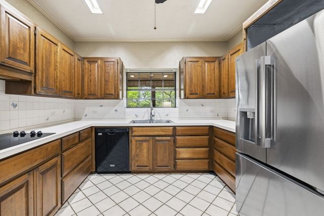 325 Cedar Ridge, Kerrville, TX 78028