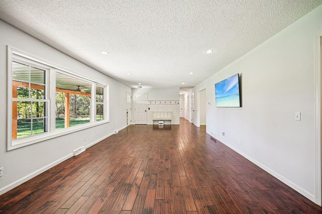 545 N County Line Road, Sunbury, OH 43074