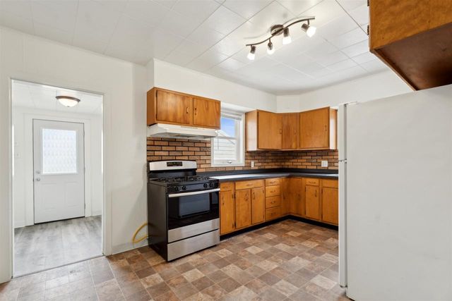 815 MADISON STREET, Little Chute, WI 54140
