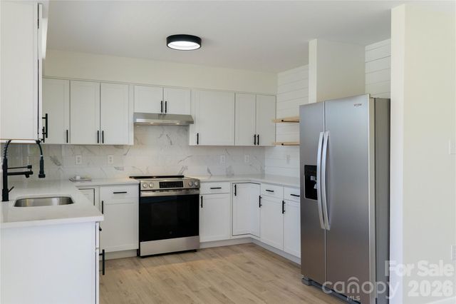 183 Mount Carmel Road, Asheville, NC 28806