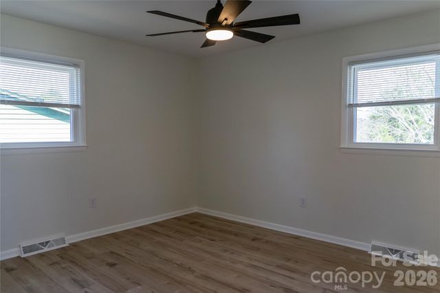 183 Mount Carmel Road, Asheville, NC 28806