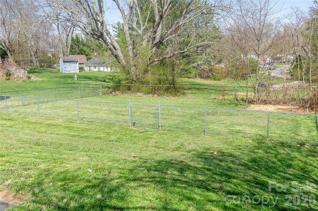 183 Mount Carmel Road, Asheville, NC 28806