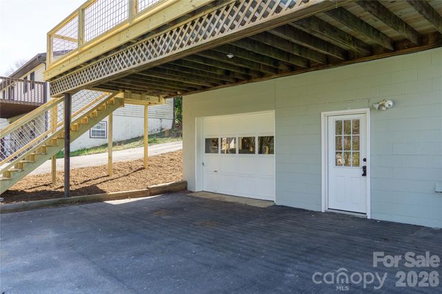 183 Mount Carmel Road, Asheville, NC 28806