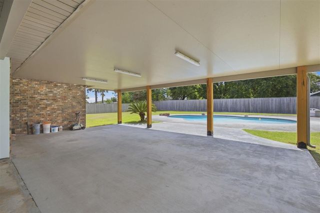 5726 W Kayleigh Lane, Lake Charles, LA 70605