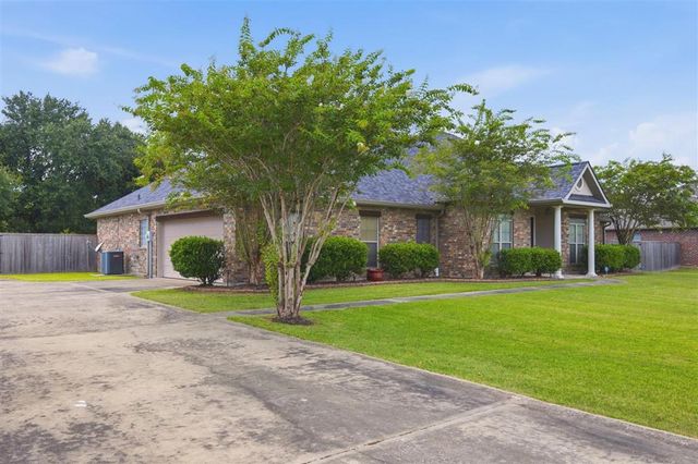 5726 W Kayleigh Lane, Lake Charles, LA 70605