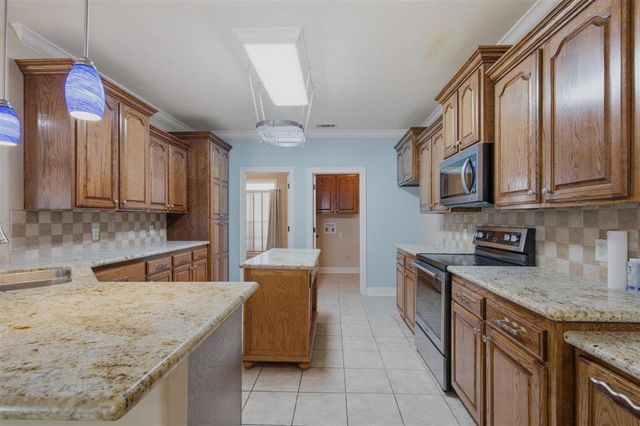 5726 W Kayleigh Lane, Lake Charles, LA 70605