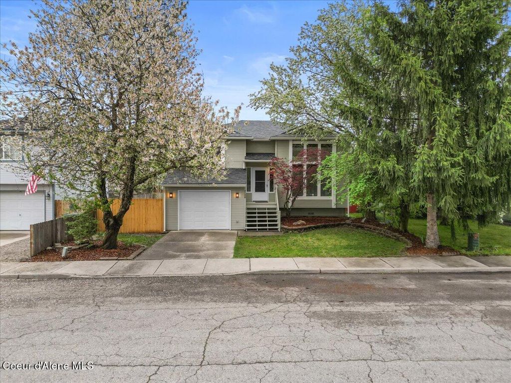 3120 N 10th Pl, Coeur D'alene, ID 83815
