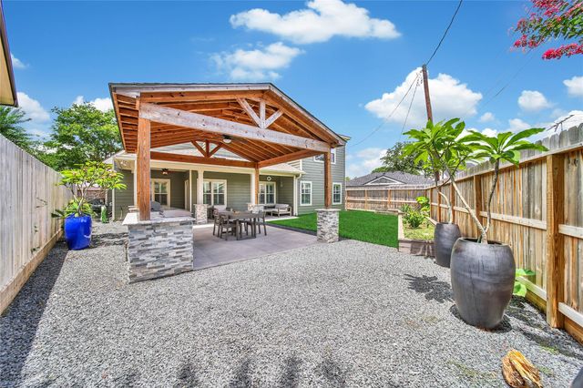 1642 Richelieu Lane, Houston, TX 77018