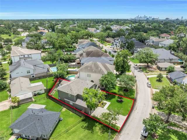 1642 Richelieu Lane, Houston, TX 77018