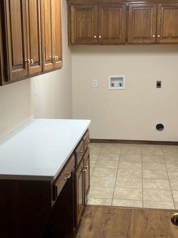 2805 NE Shelter Creek Dr, Lawton, OK 73507