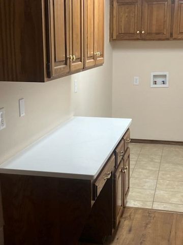 2805 NE Shelter Creek Dr, Lawton, OK 73507