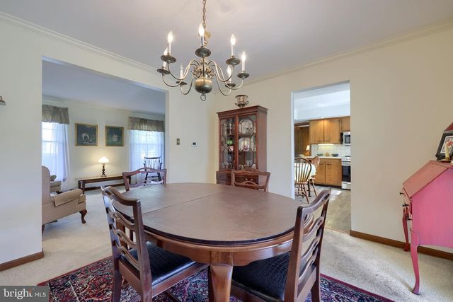 2129 KENTWOOD DR, Lancaster, PA 17601