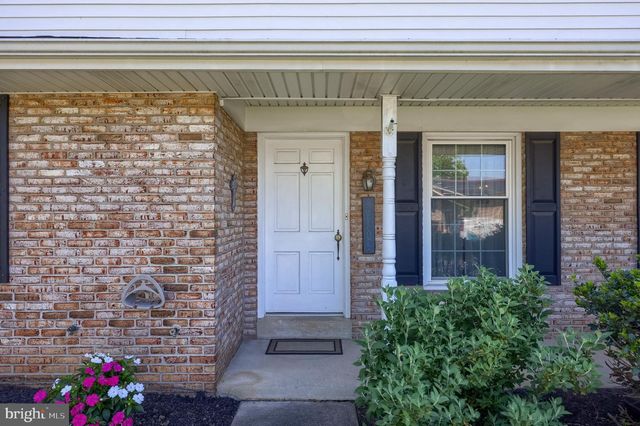 2129 KENTWOOD DR, Lancaster, PA 17601