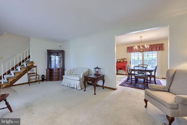 2129 KENTWOOD DR, Lancaster, PA 17601