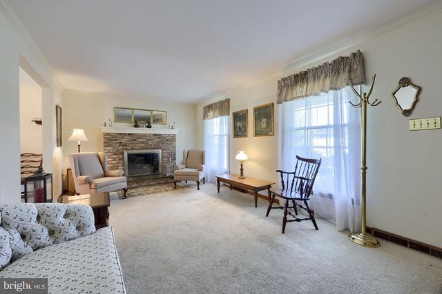 2129 KENTWOOD DR, Lancaster, PA 17601