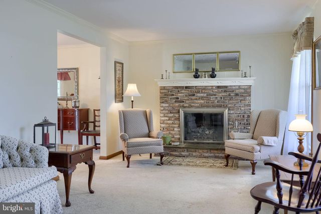 2129 KENTWOOD DR, Lancaster, PA 17601