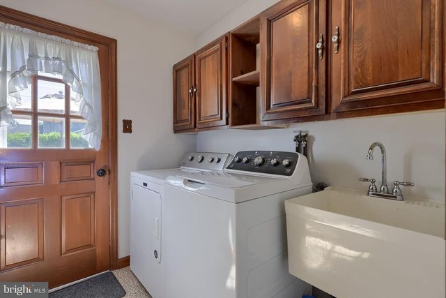 2129 KENTWOOD DR, Lancaster, PA 17601