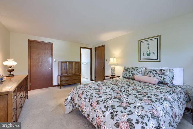 2129 KENTWOOD DR, Lancaster, PA 17601