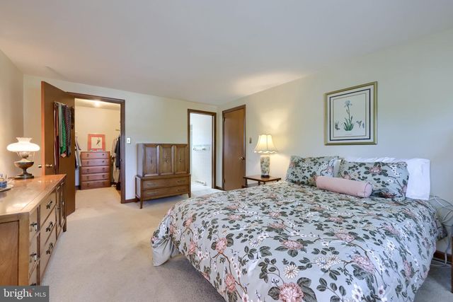 2129 KENTWOOD DR, Lancaster, PA 17601