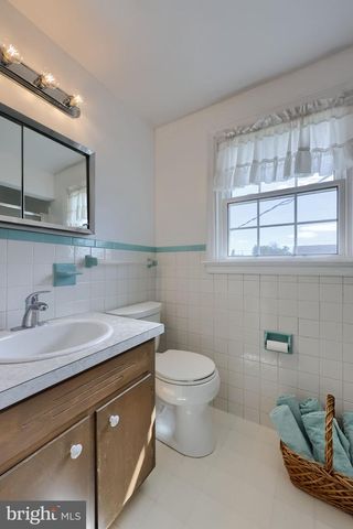 2129 KENTWOOD DR, Lancaster, PA 17601