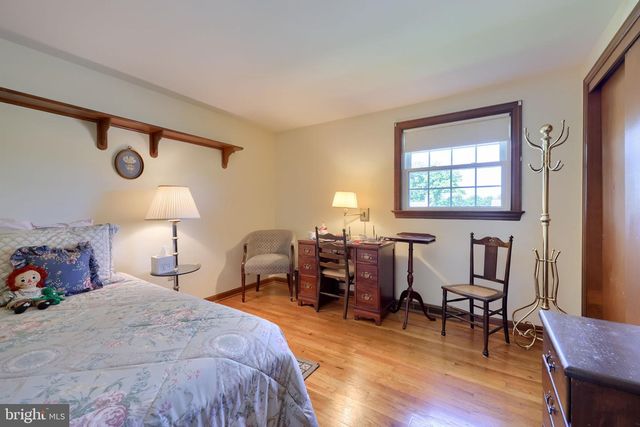 2129 KENTWOOD DR, Lancaster, PA 17601