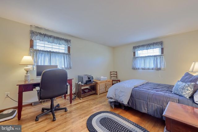 2129 KENTWOOD DR, Lancaster, PA 17601