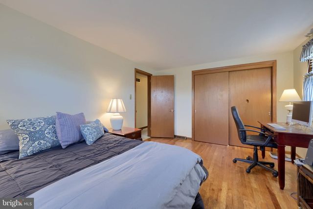 2129 KENTWOOD DR, Lancaster, PA 17601
