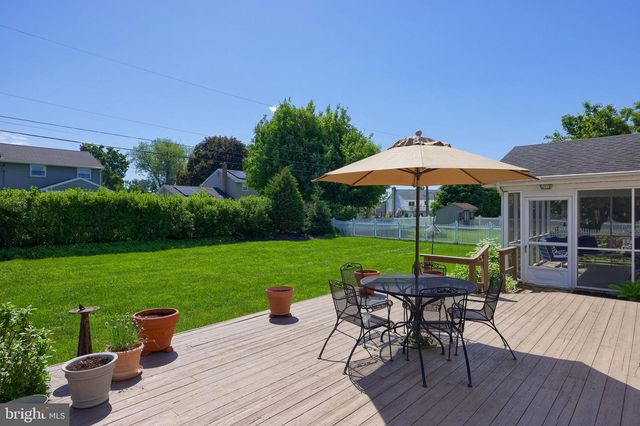 2129 KENTWOOD DR, Lancaster, PA 17601