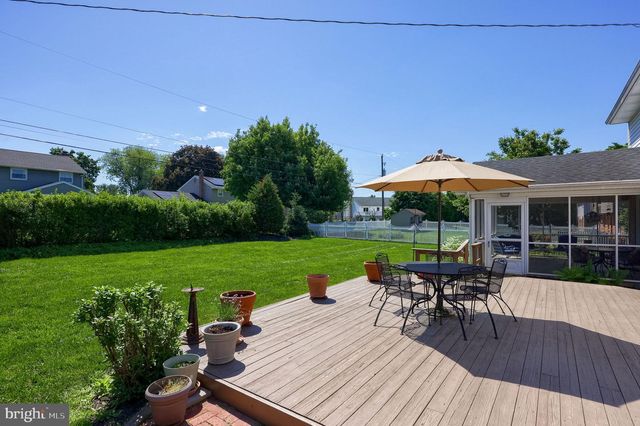 2129 KENTWOOD DR, Lancaster, PA 17601