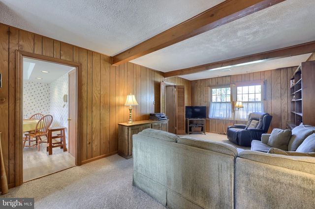2129 KENTWOOD DR, Lancaster, PA 17601