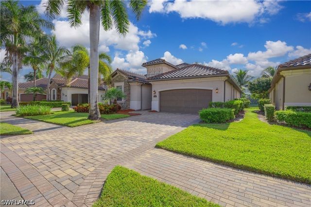 9254 Veneto PL, Naples, FL 34113
