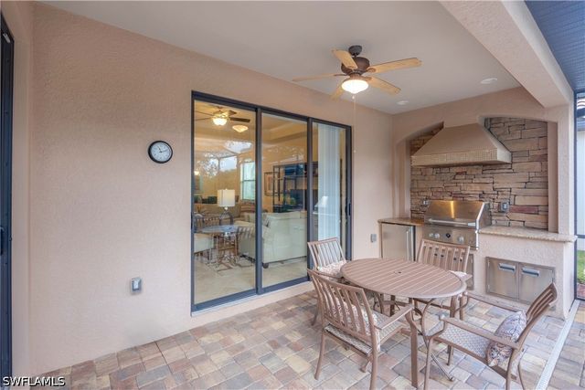9254 Veneto PL, Naples, FL 34113