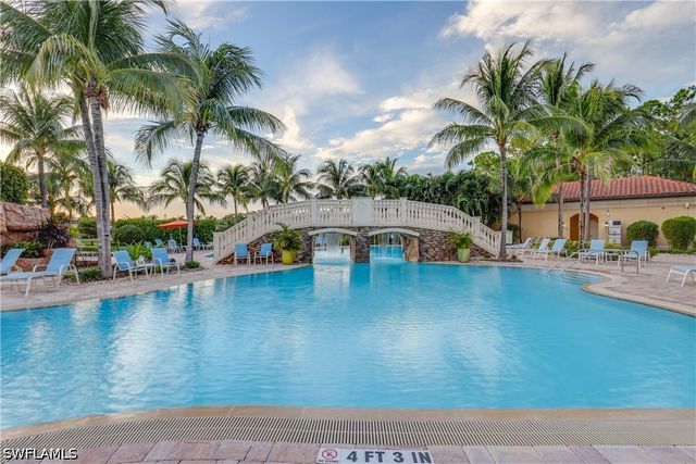 9254 Veneto PL, Naples, FL 34113