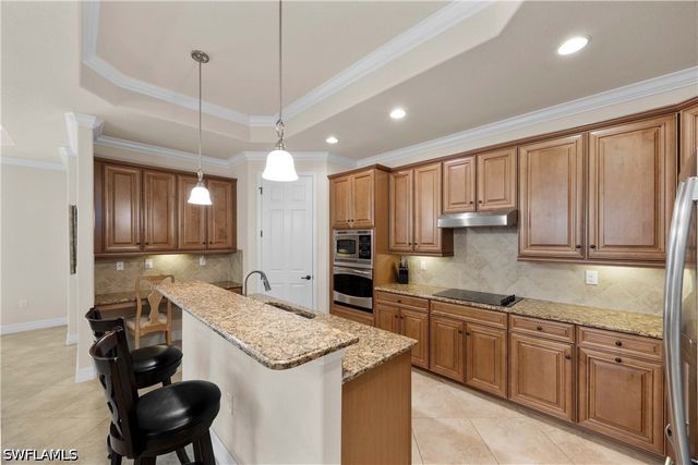 9254 Veneto PL, Naples, FL 34113