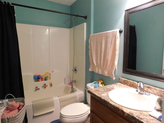 2628 Salamanca St, Navarre, FL 32566