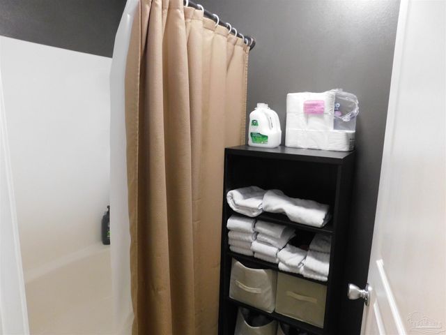 2628 Salamanca St, Navarre, FL 32566