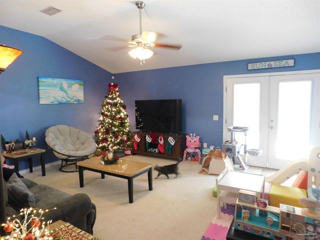 2628 Salamanca St, Navarre, FL 32566