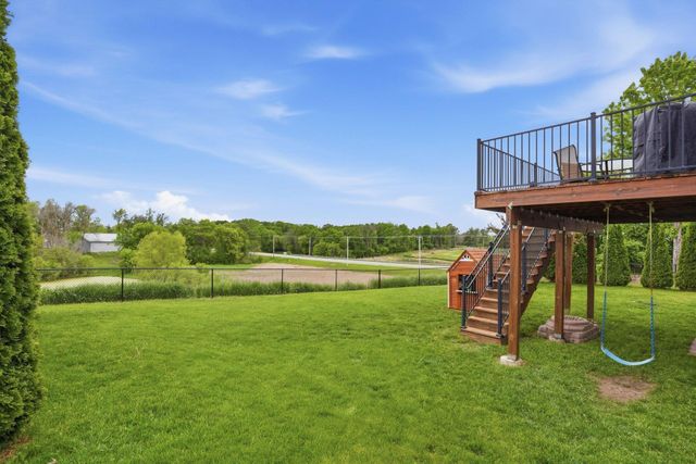 1961 Sierra Parkway, Waconia, MN 55387
