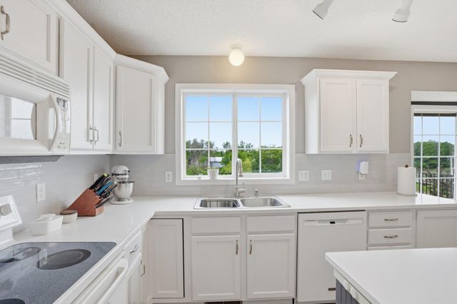 1961 Sierra Parkway, Waconia, MN 55387