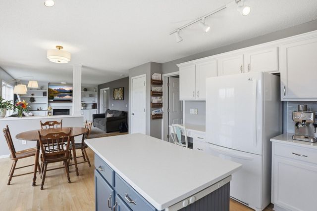1961 Sierra Parkway, Waconia, MN 55387