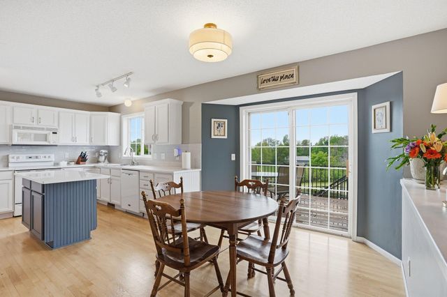 1961 Sierra Parkway, Waconia, MN 55387