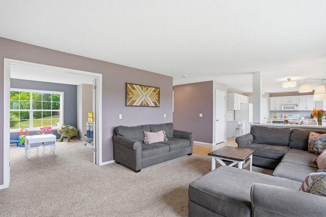 1961 Sierra Parkway, Waconia, MN 55387