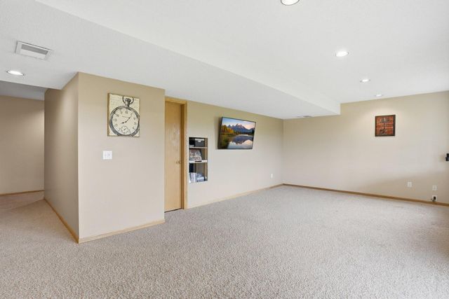 1961 Sierra Parkway, Waconia, MN 55387