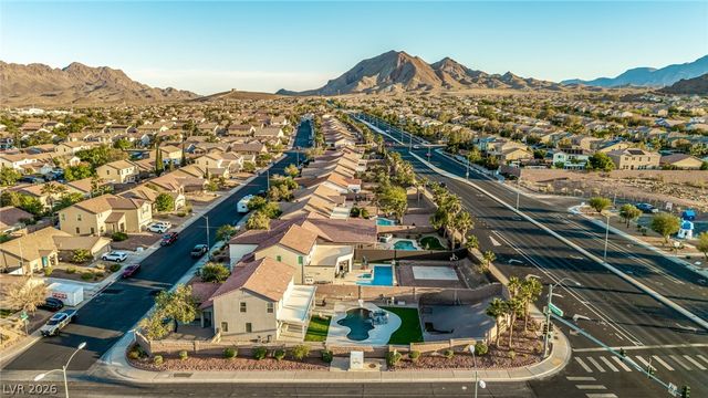 1001 Amber Gate Street, Henderson, NV 89002