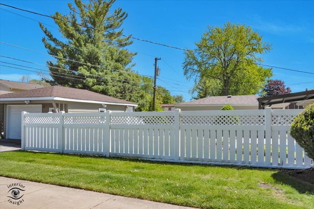 1005 E Park Street, Arlington Heights, IL 60005